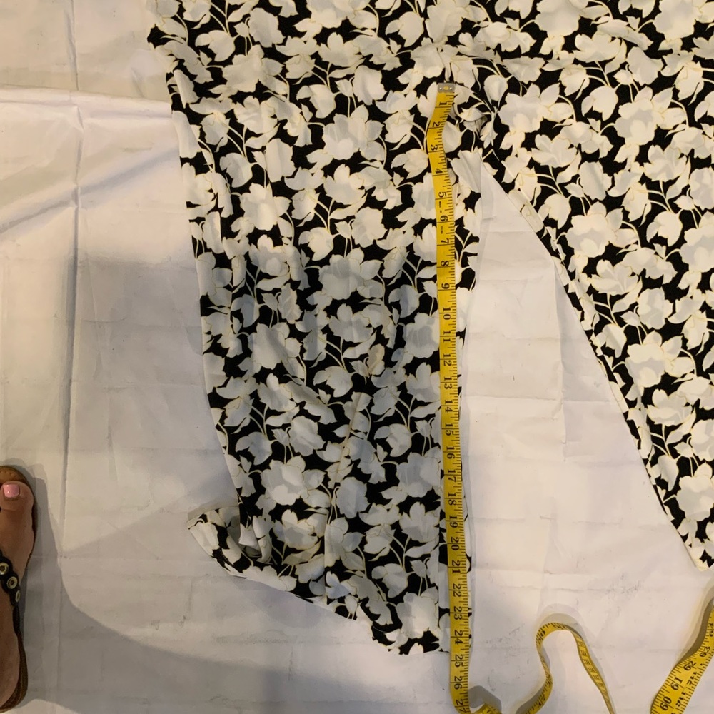 Halogen Plus Size Wide Leg Crop Wild Floral Pants - Picture 4 of 7